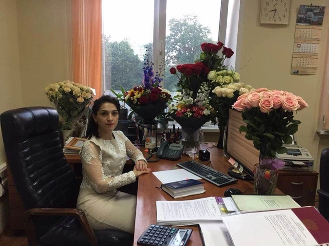 Анна Пачкория на рабочем месте в управе Люблино | Источник: Луиза Цхакая / Facebook (деятельность запрещена в РФ)