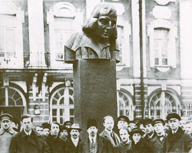 Открытие памятника Генриху Гейне перед входом в университет | Источник: Булла Виктор Карлович, из архива журнала «Ваш тайный советник» (АЖУР)