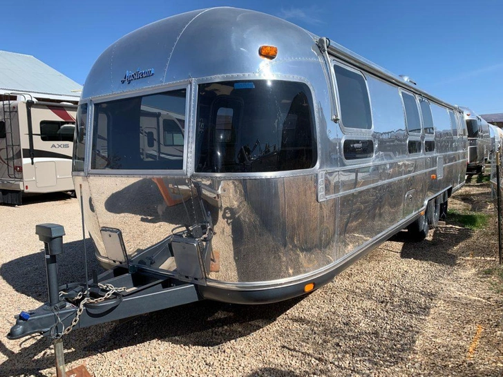 Винтажный трейлер Airstream Excella, 1989.