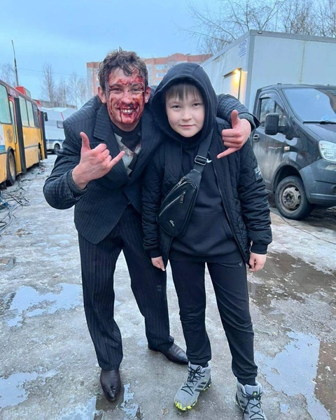 В реальной жизни актеры не поддерживают проявления агрессии своих героев