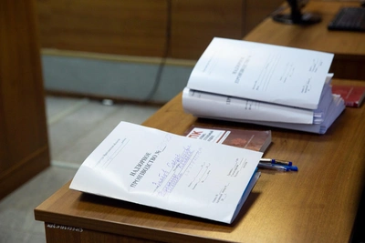 Директора компании будут судить за сход наледи на пенсионерку
