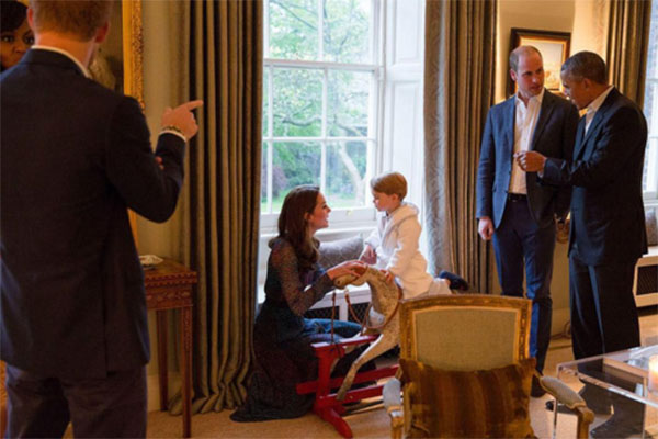 Встреча принца Георга с высокими гостями проходила в присутствии его родителей