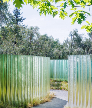 В кампусе Apple в Калифорнии появился стеклянный Mirage