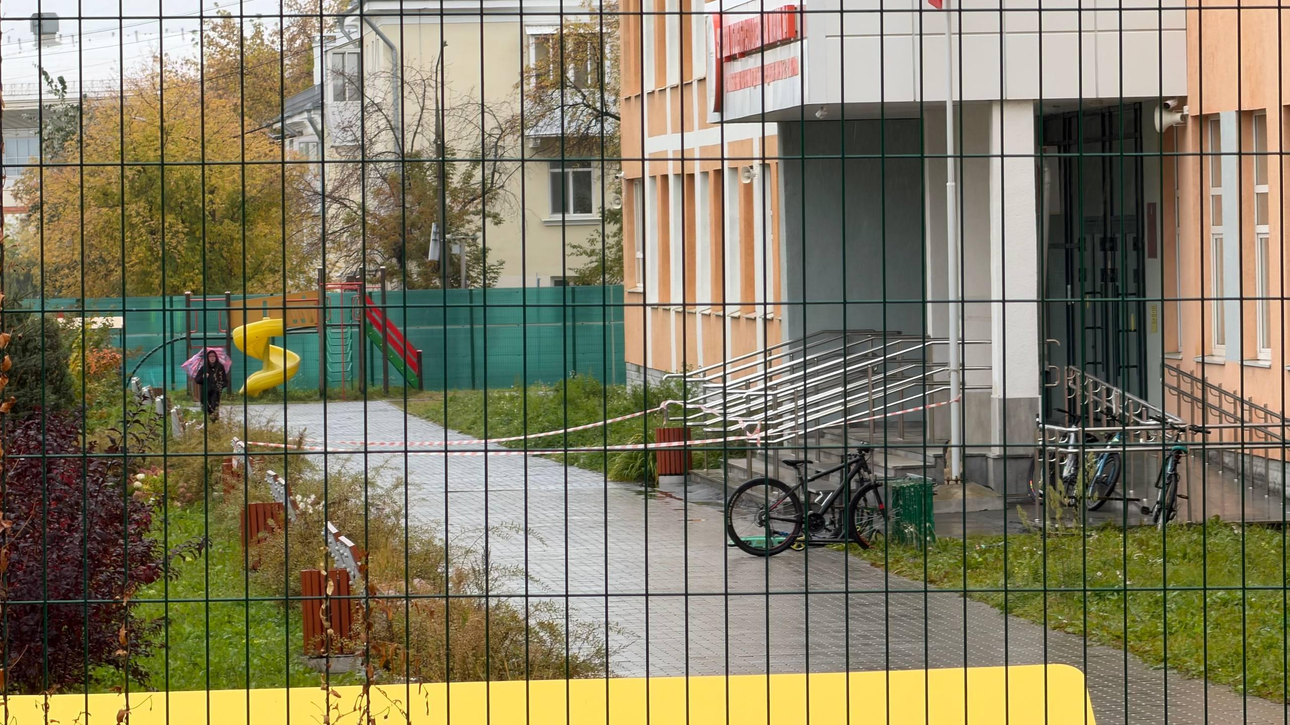 Уральскую школу срочно эвакуировали, здание оцеплено — что там произошло?