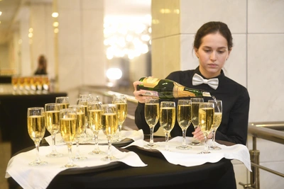 Где в Екатеринбурге заработать до 200 тысяч перед праздниками