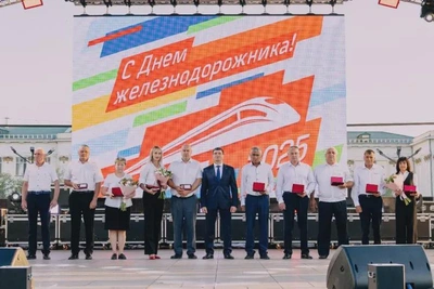 Благотворительный забег и национальные забавы в Чите на День железнодорожника