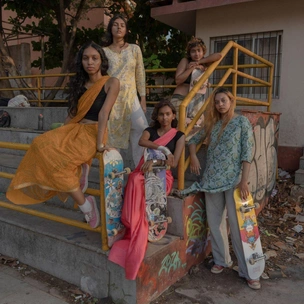 Скейтбордистки против гендерных стереотипов, женские тюрьмы, климатические иллюзии: победители Sony World Photography Awards