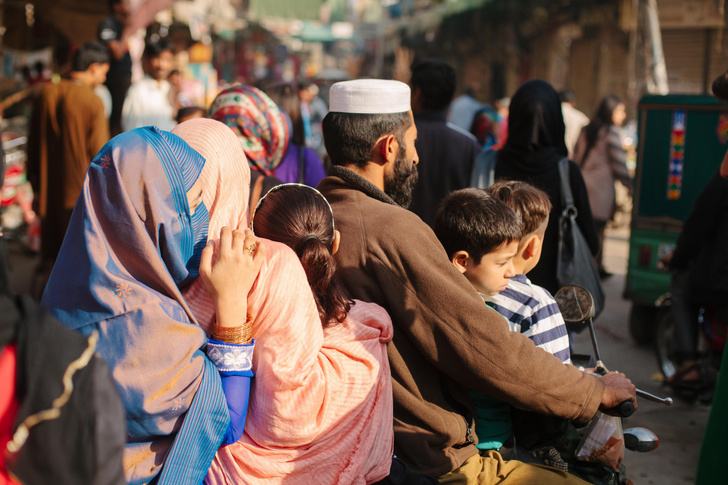 Самый многодетный папа: как живет пакистанец, у которого родился 60-й по счету ребенок