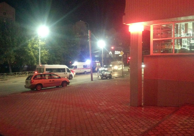 На перекрестке Грибоедова и Вознесенской произошло ДТП | 62.ru