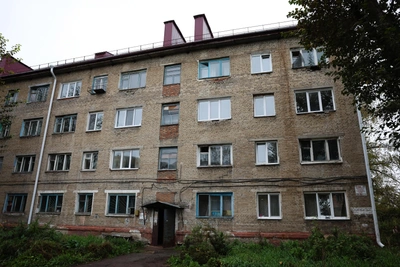 Ещё два аварийных дома в Омске расселят до конца 2033 года