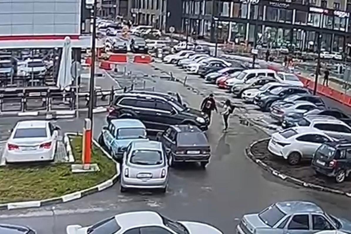        Mercedes  -  