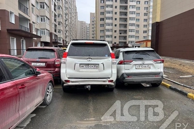 Пожарные в Южно-Сахалинске бежали к дому из-за машин