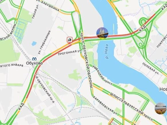 Около 15:00 пробка в одном направлении достигла трех километров, в обратном — более четырех | Источник: «Яндекс Карты»