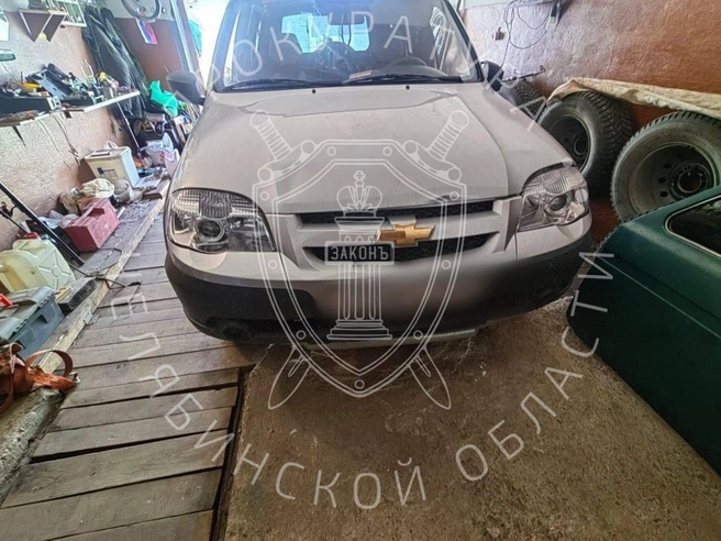 Автомобиль, участвовавший в аварии, обнаружили в одном из гаражей. | Источник: прокуратура Челябинской области / t.me