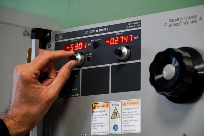 Установка параметров процесса электроформования | Источник: Дмитрий Ковшов / Саратовский государственный университет имени Чернышевского