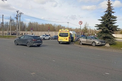 Четверо пострадали в ДТП со скорой в Петербурге