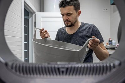 Вопрос века: можно ли стирать трусы вместе с носками — отвечает врач