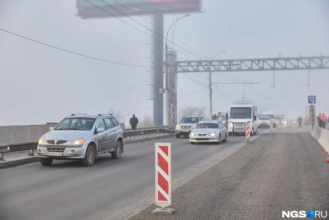 Ремонтировать центральную полосу должны были в следующем году, но подрядчик справился быстро, поэтому решили провести работы&nbsp;— в этом | Источник: Александр Ощепков / NGS.RU