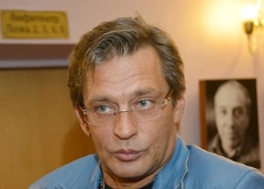 Александра Домогарова убрали из спектакля МХАТ им. Горького