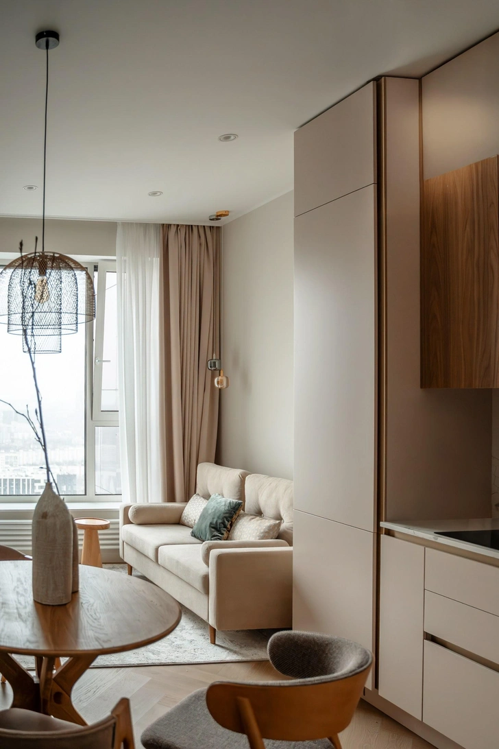 Смотрим светлую квартиру 43 м² для молодой девушки | Источник: Катерина Орлова