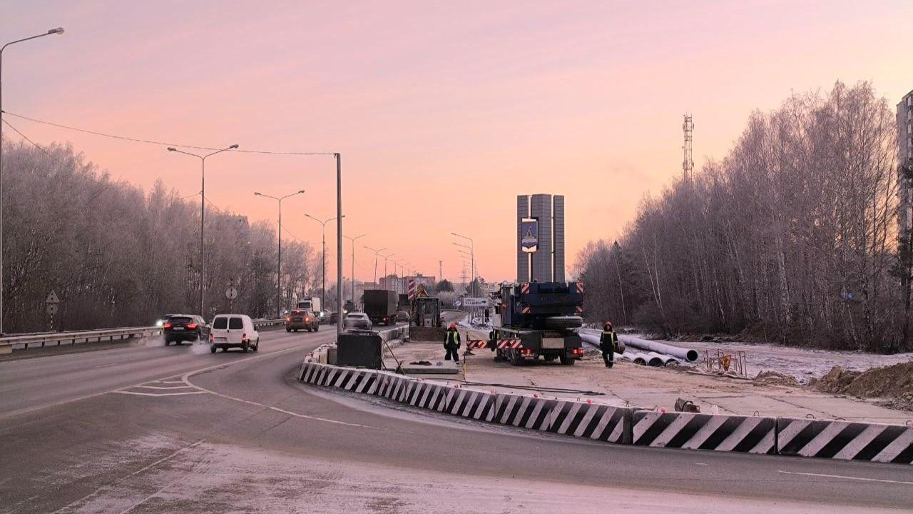 Готовимся к пробкам? На Московском тракте из-за строительства новой развязки сузили проезжую часть