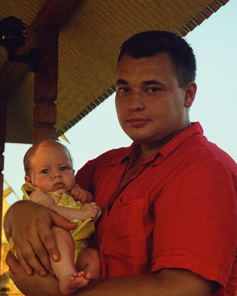Сергей Жуков с дочерью Александрой в 2001 году