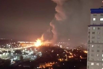 В Пушкино у Ярославского шоссе вспыхнул крупный пожар