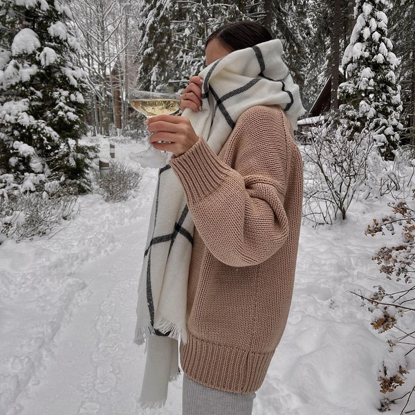 10 самых стильных свитеров для классных зимних фото в Инстаграм (запрещенная в России экстремистская организация)