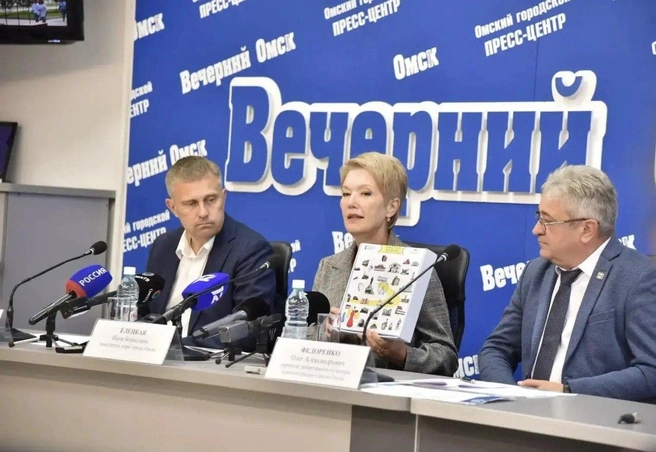 На пресс-конференции Инна Елецкая, заместитель мэра города Омска, поделилась, что празднование пройдет под слоганом «Одна на всех — культурная столица» | Источник: Сергей Сапоцкий