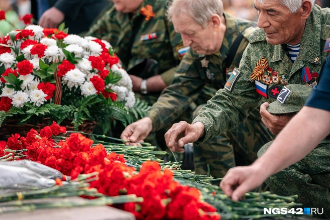 Возложения цветов пройдут на мемориалах во всех частях города | Источник: Максим Серков / NGS42.RU