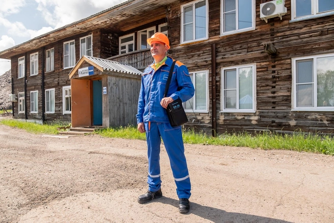 На один день главный энергетик стал обычным электромонтером лесной биржи | Источник: Василина Любимова
