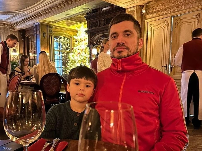 Мальчик еще не в полной мере осознал, что его папы больше нет | Источник: eva_karitskaua / Instagram (экстремистская организация, деятельность запрещена на территории РФ)