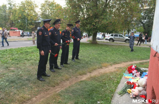 «Маша, Соня, домой!»: бабушка, потерявшая дочь и внучку, обезумела от горя на развалинах в Балашихе