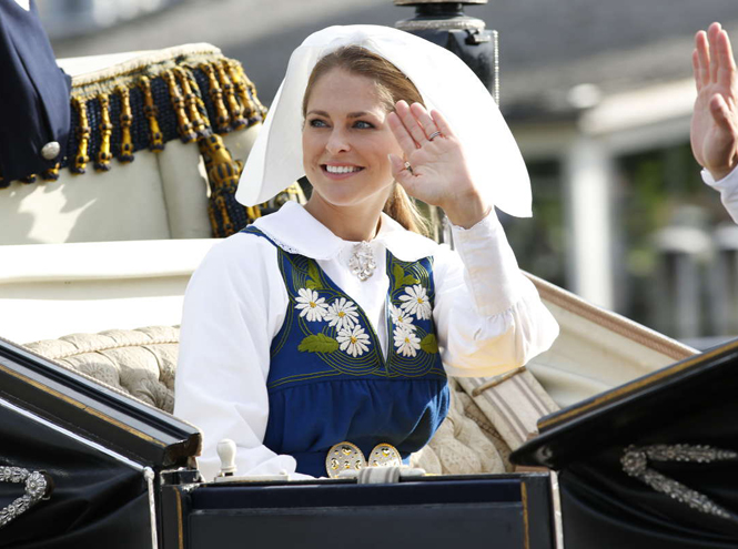 Фото №13 - Шведская королевская семья на праздновании Дня флага