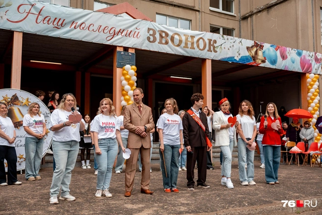 Родители в стихах рассказали, кем они хотели стать, когда сами выпускались из школы, и кем работают сейчас | Источник: Александр Куренной / 76.RU