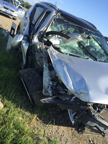 Машина, на которой ехали Гобозовы с сыном и другом, получила серьезные повреждения