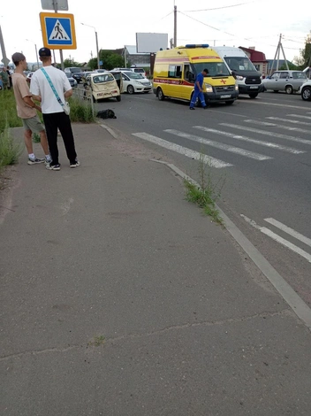 Один из автомобилей остался на трассе | Источник: Дорожная обстановка / Telegram