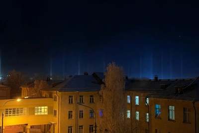 Над Архангельском заметили световые столбы