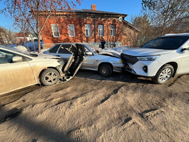 В Бугуруслане в ДТП попали четыре автомобиля | Источник: УМВД России по Оренбургской области