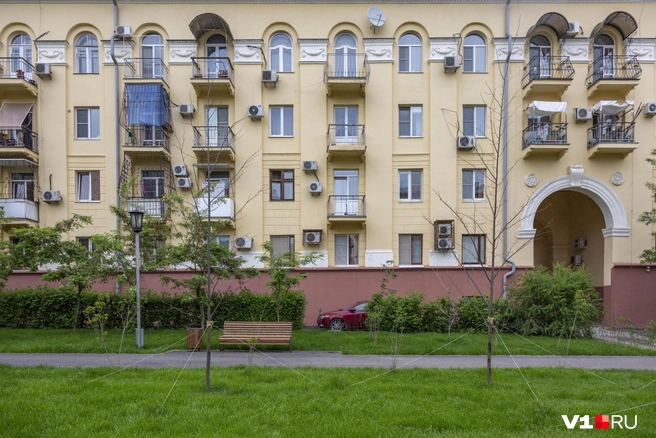 «Сталинки» в центре Волгограда привлекательны и для инвесторов, и для туристов | Источник: Константин Завриков / V1.RU