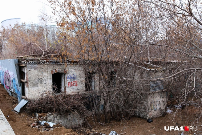 За кругленькую сумму предлагается приобрести развалины старинной бани | Источник: Тимур Шарипкулов