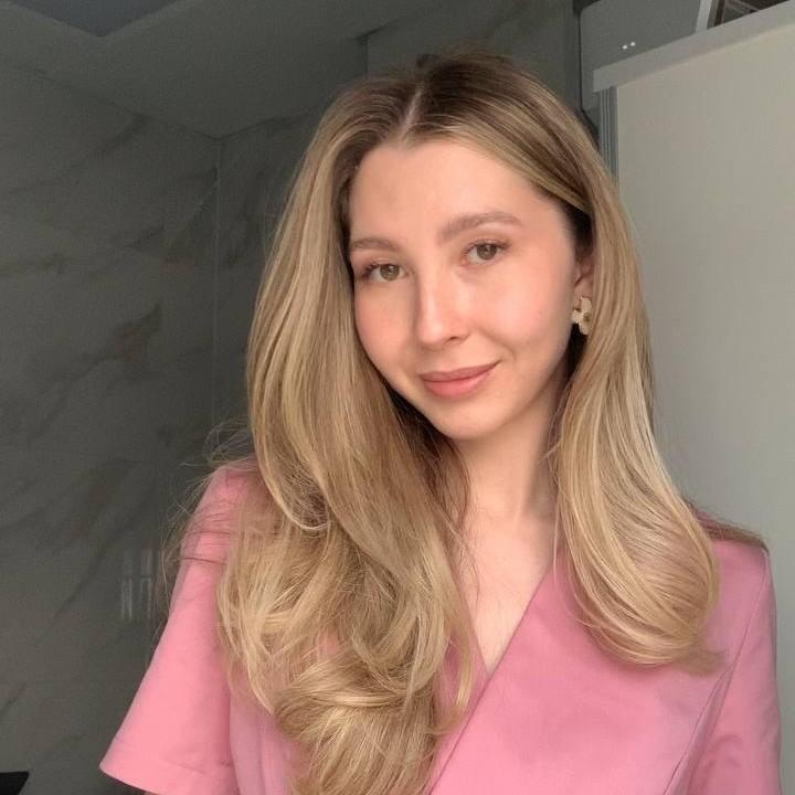 Эльмира Султанова