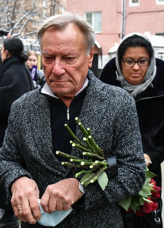 Сергей Шакуров на прощании с Сергеем Соловьевым