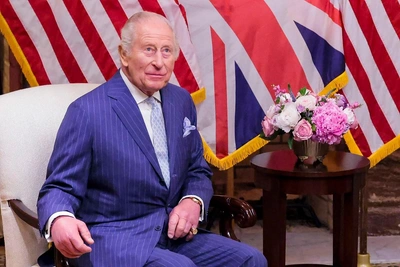 Уильям якобы призвал Карла III отречься от престола