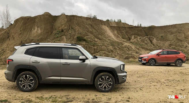 «Искра» является витриной достижений росавтопрома, но на фоне китайской «витрины» смотрится бледно: пока АВТОВАЗ с натугой запускает одну модель (работы над «Искрой» стартовали еще в 2015 году), в КНР сменилось три поколения моделей | Источник: Артем Краснов