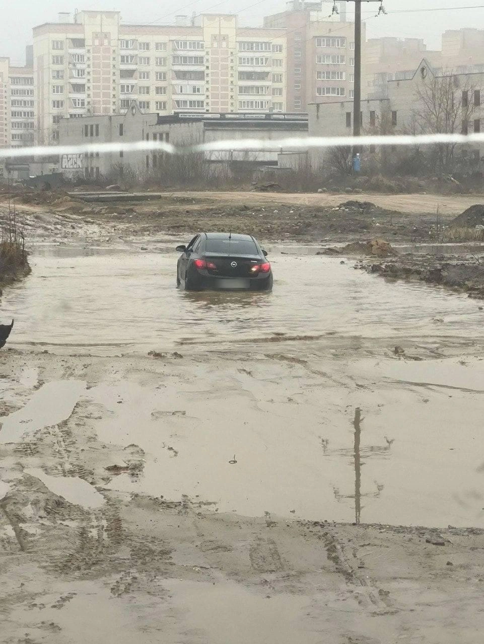 Ярославцы жалуются на потоп на Мирной улице | Источник: Жесть Ярославль / Vk.com