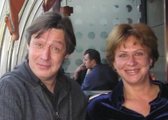 Сестра Михаила Ефремова: «Мое рождение пришлось не ко двору, мама не была готова к ребенку»