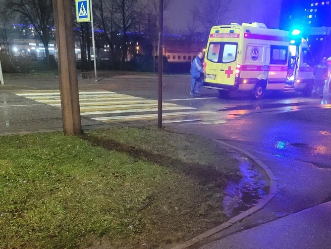 «Мазда» въехала в пешеходов на юго-западе Петербурга. Один из пострадавших в тяжелом состоянии | Источник: ДТП и ЧП | Санкт-Петербург | Питер Онлайн | СПб
