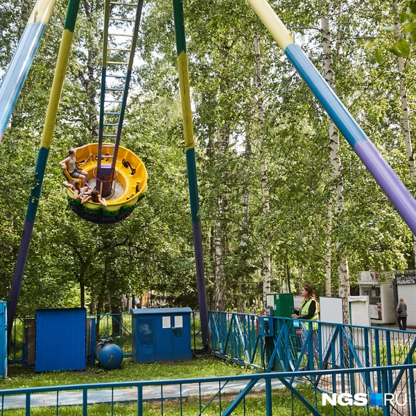 «Летающая тарелка» находится в отдалении | Источник: Александр Ощепков / NGS.RU