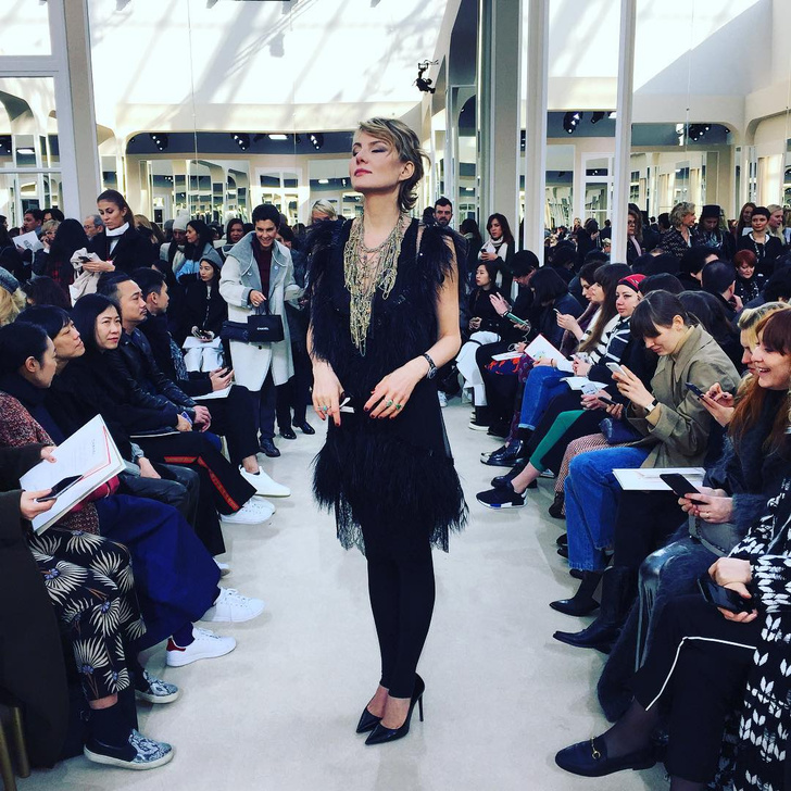 В первых рядах: показ Chanel на Неделе моды в Париже